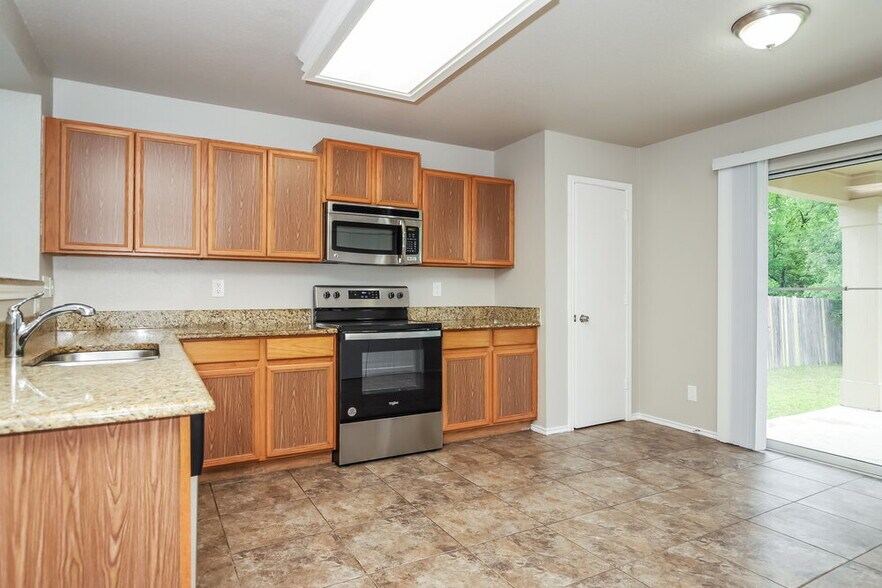 Building Photo - 7858 Hedrick Farm