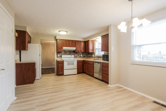 Building Photo - 1328 Brownswood Dr