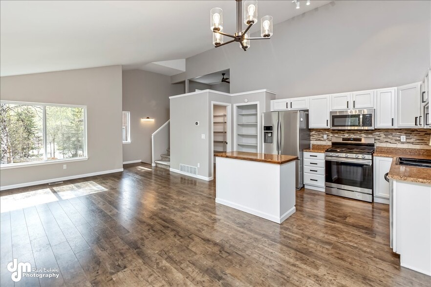 Building Photo - 8973 Northwood Park Cir