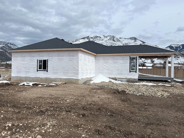 Building Photo - 1322 E 1220 N