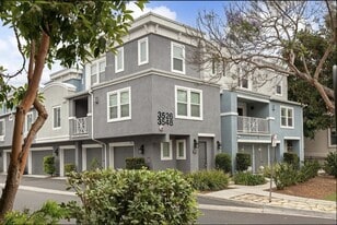 Building Photo - 3542 Shoreline Bluff Lane