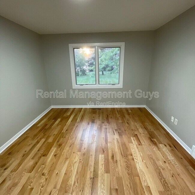 Building Photo - 8229 Halifax Ct N