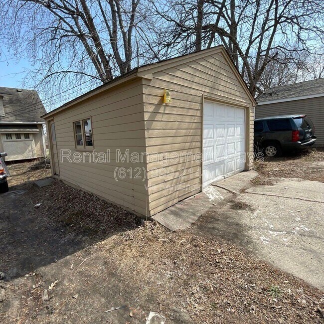 Building Photo - 3245 Russell Ave N