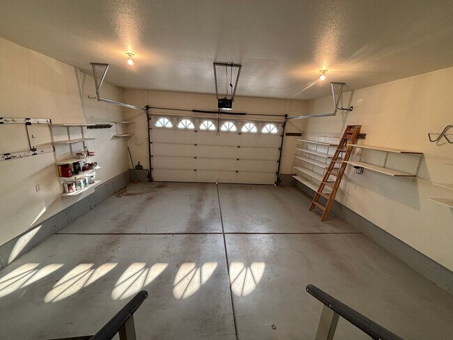 Building Photo - Beautiful 2 Bedroom 2 Bathroom Storage Galore!