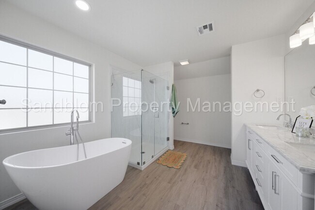 Building Photo - For Lease | Jenks | Available Now!