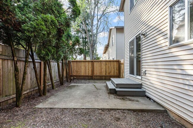 Building Photo - 17450 SE 82nd Dr