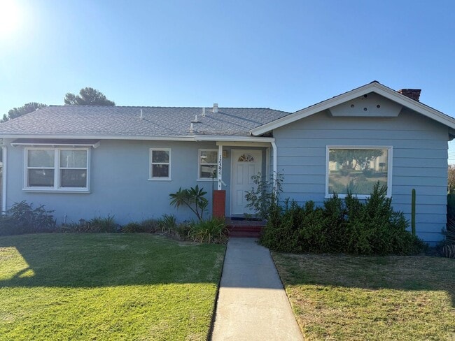 Primary Photo - 3 bed 1.5 bath house + Studio Apt