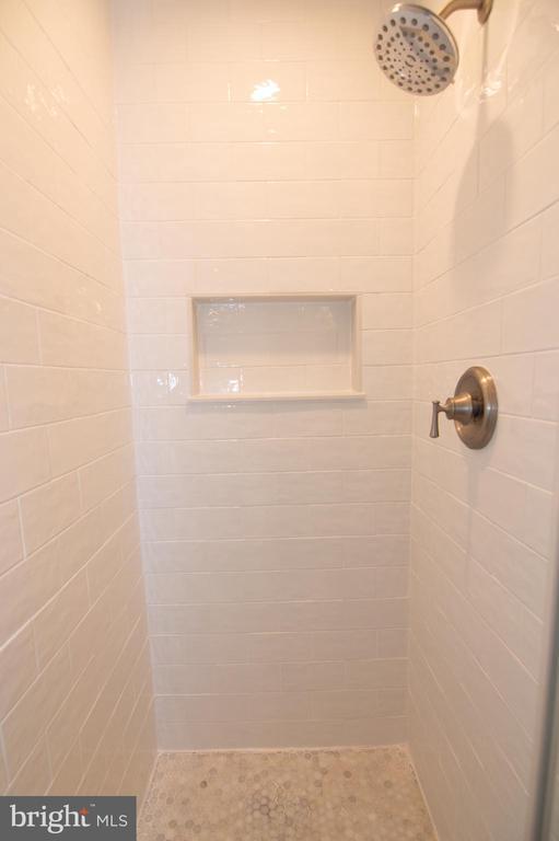 Building Photo - 110 Ingle Pl