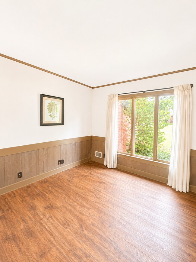 Building Photo - 9205 Whitegate Ct