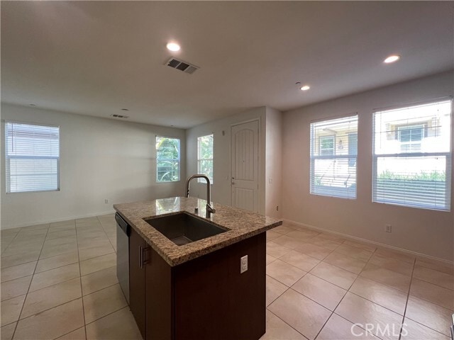 Building Photo - 905 N Purple Sage Dr