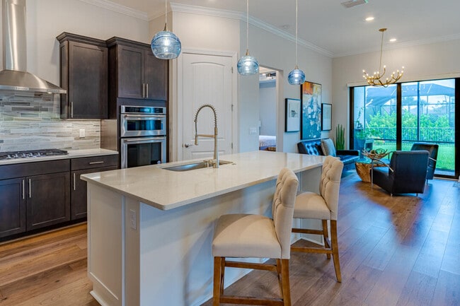 Building Photo - 559 SE Villandry Way