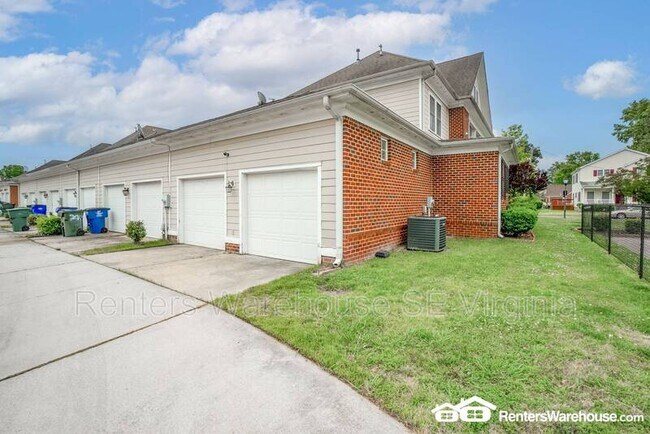 Building Photo - 2940 Hollister Ave