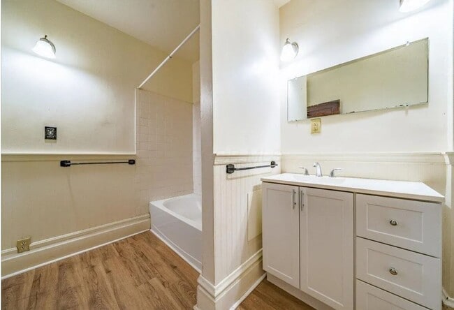 Building Photo - Incredible 6 Bedroom Home OSU Campus – Ren...