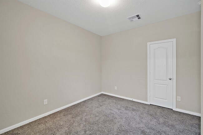 Building Photo - 187 Buckeye Dr