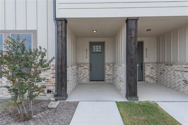 Building Photo - 9716 Thorncrown Ln