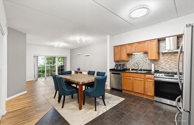 Building Photo - 3501 Wellington Ct