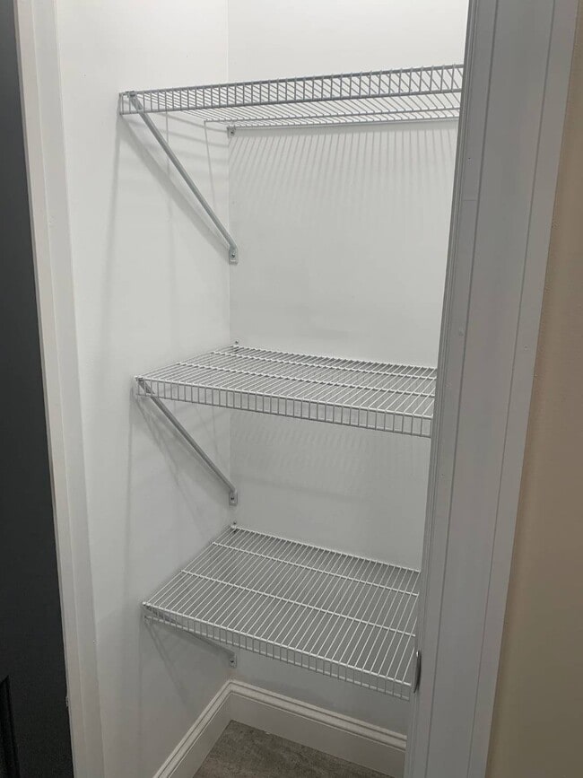 Building Photo - 29 Elk St