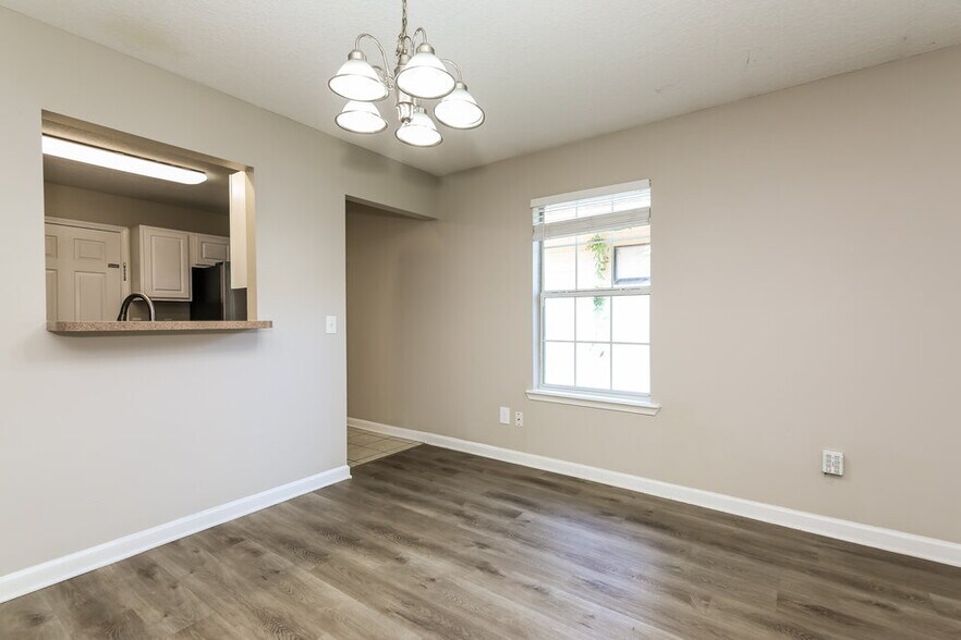 Building Photo - 416 S 13th Terrace