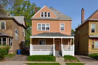 Building Photo - 779 6th St E