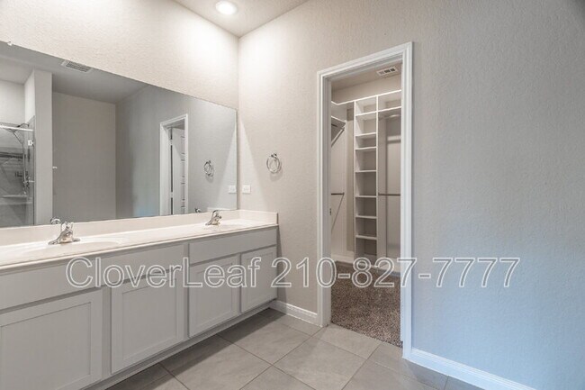 Building Photo - 940 Windflower