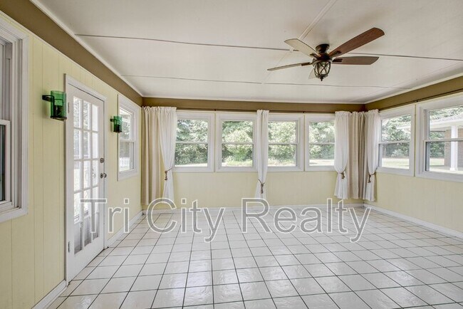 Building Photo - 630 Hawthorne Pl