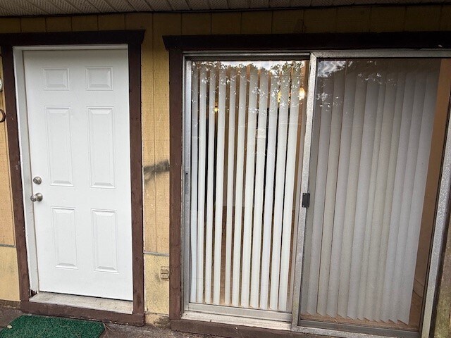 Apartment Entrance - 3961 SE 18th Ave