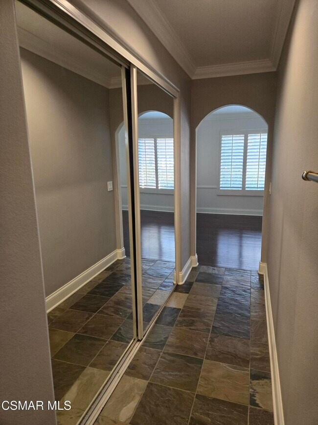 Building Photo - 491 Novara Way