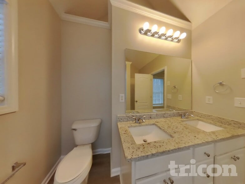 Building Photo - 148 N Creek Trail