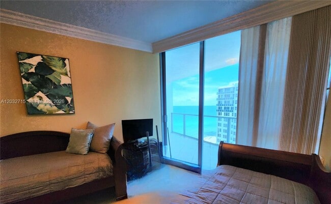 Building Photo - 3101 S Ocean Dr