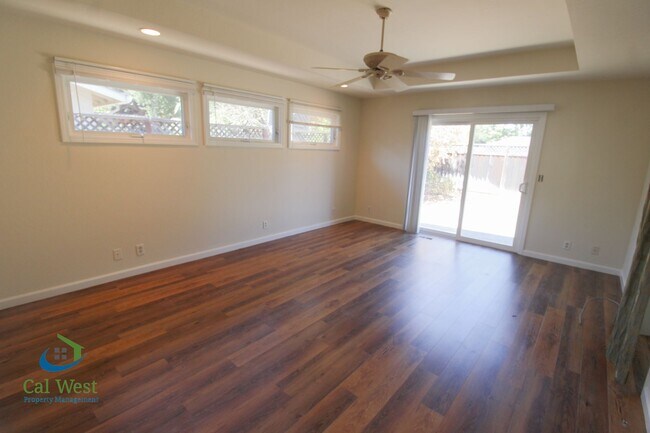 Building Photo - $4895 - Large beautiful 3/2 Home located i...