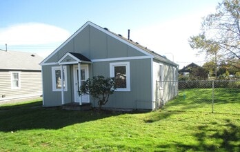 Building Photo - Cute 2 Bed 1 Bath Cottage like Home in Buckley