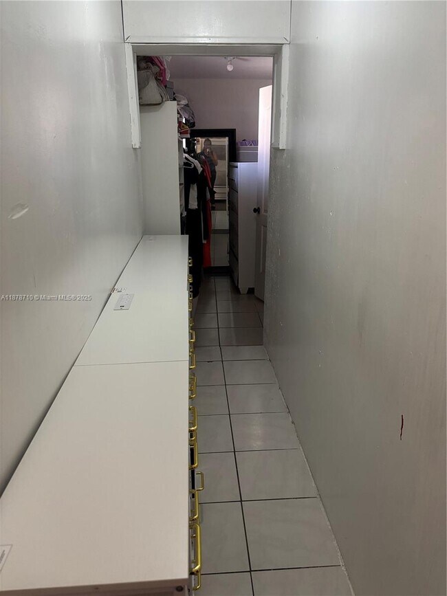 Building Photo - 6329 Fletcher St