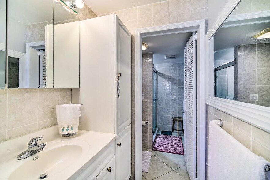 Building Photo - 4250 N Hwy A1A