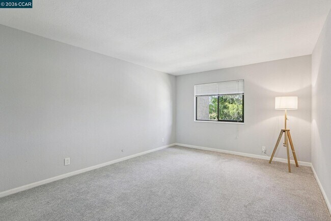 Building Photo - 1541 Moraga Way