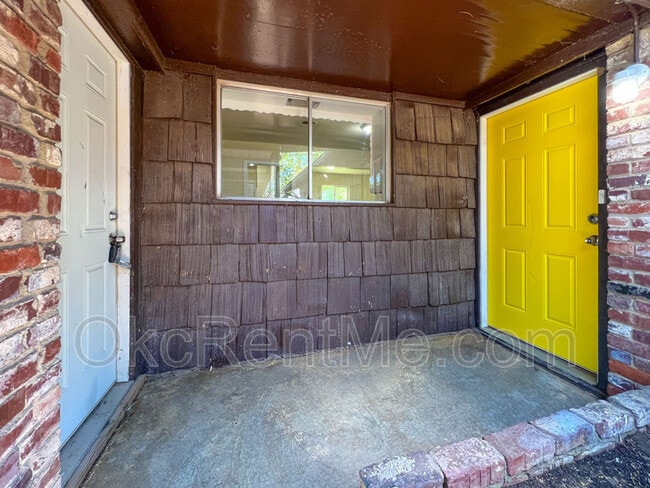Building Photo - 2400 SW 63rd St
