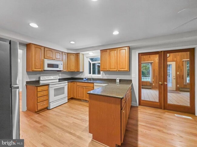 Building Photo - 10034 Chatelaine Cir