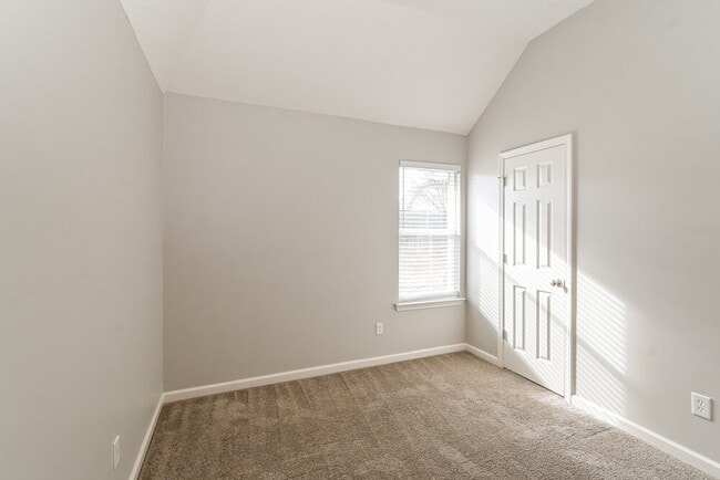 Building Photo - 85 Whispering Ridge Cove