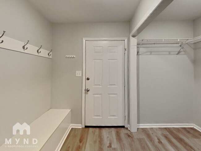 Building Photo - 5720 Raynor Rd