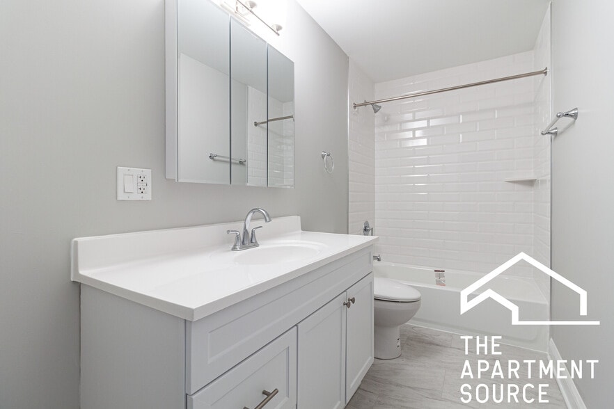 Building Photo - 744 W Gordon Ter