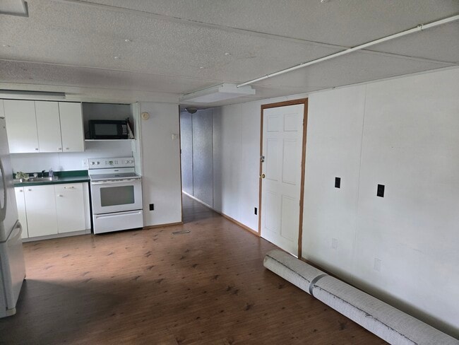 Building Photo - 12525 Knollwood Ln