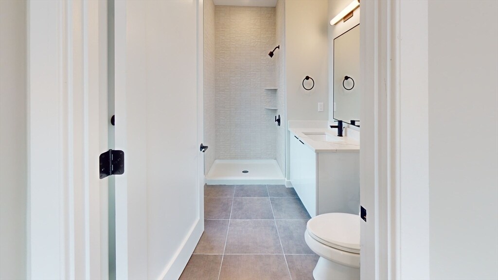 Building Photo - 198 Green St