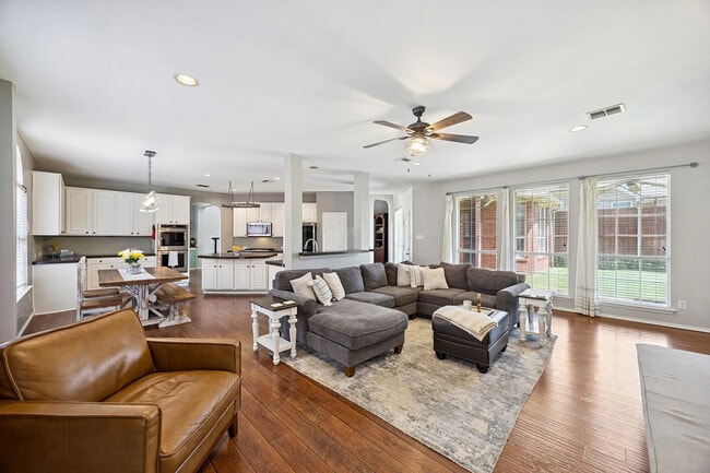 Building Photo - 2716 Royal Troon Dr