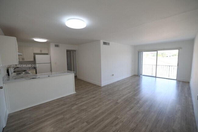 Building Photo - 3501 W 11th Ave