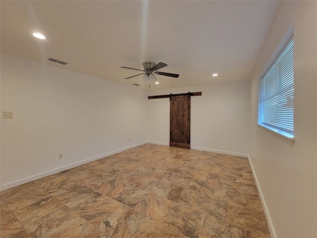 Building Photo - 3902 E Bankhead Hwy