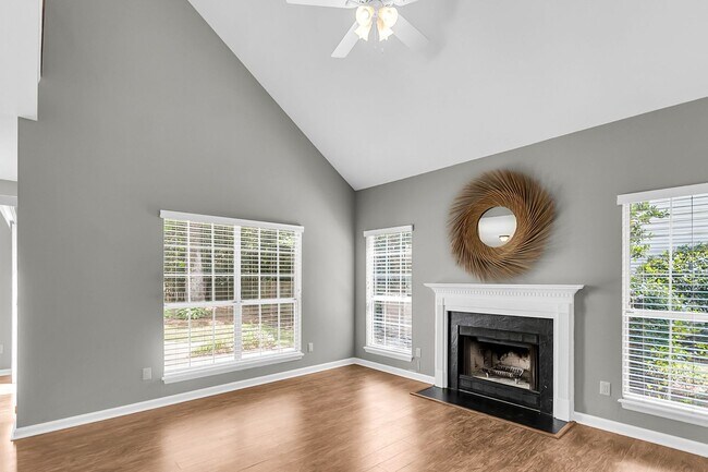 Building Photo - Coastal Convenience in the Heart of Mount Pleasant