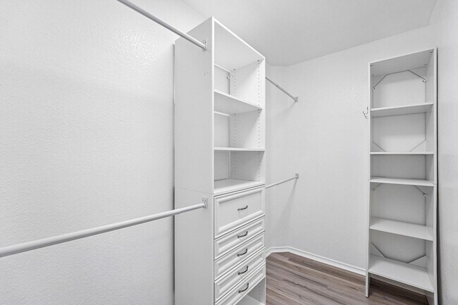 Building Photo - 9209 Bowfield Dr