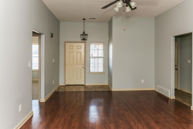 Building Photo - 8852 Campaldino Ave