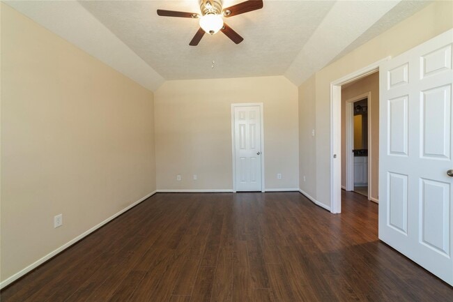 Building Photo - 1727 Park Forest Dr