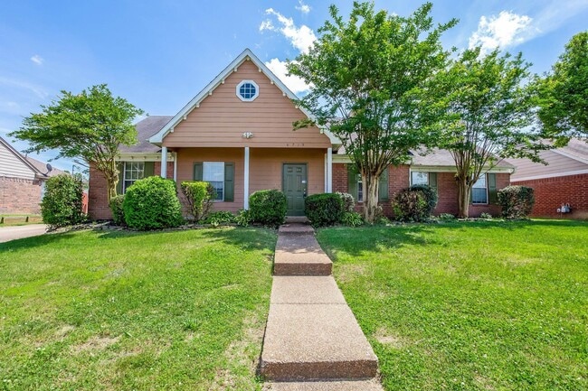 Primary Photo - 6719 Ross Manor Dr