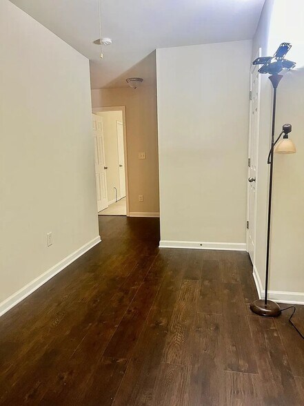 Building Photo - 6211 Crestgate Ln